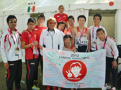 2012年ロンドンパラリンピック・マラソン ゴール後の集合写真