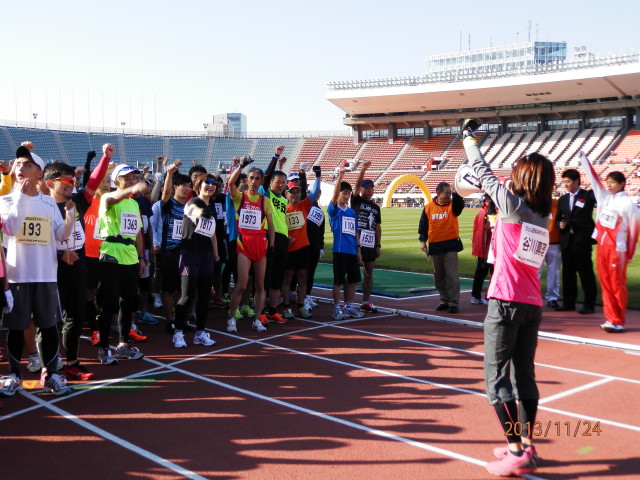 2013年ＪＢＭＡ神宮外苑ロードレース第一レースのスタート前