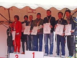 2013年国際盲人マラソンかすみがうら大会テントの中で表彰式