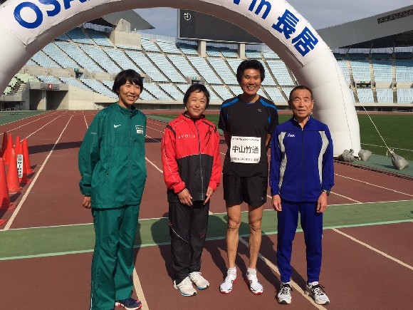ゲストランナーのオリンピアンの皆さん（左から、土佐礼子さん、弘山晴美さん、中山さん、）