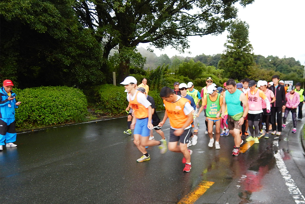 伴走者養成・視覚障がい者マラソン研修会集合写真