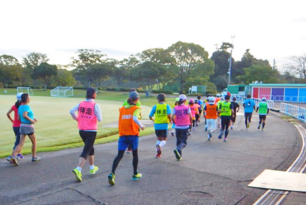 伴走者養成・視覚障がい者マラソン研修会集合写真